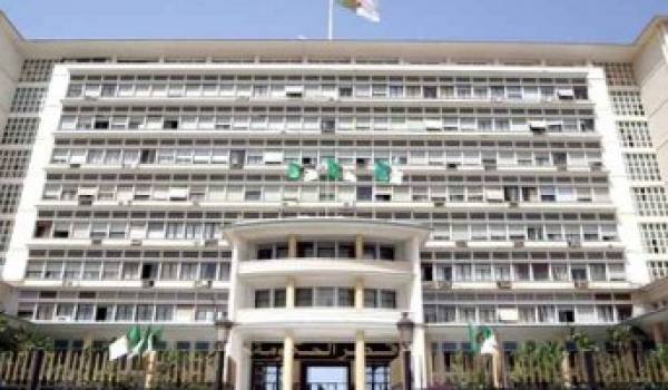 Un incendie s'est déclaré dans le jardin du palais du gouvernement