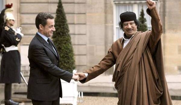 Nicolas Sarkozy est soupçonné d'avoir reçu de l'argent de Mouammar Kadhafi.