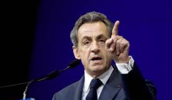 Nicolas Sarkozy sur un nuage.