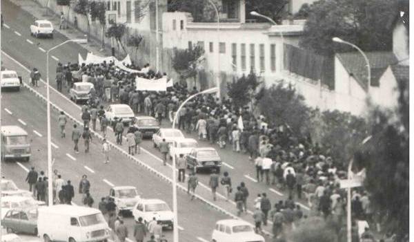 Le 7 avril à Alger, marche pour la revendication amazighe. Une première dans l'histoire de l'Algérie.
