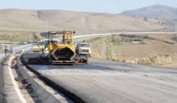 Prévue pour 6 milliards, l'autoroute algérienne a finalement coûté 13 milliards.