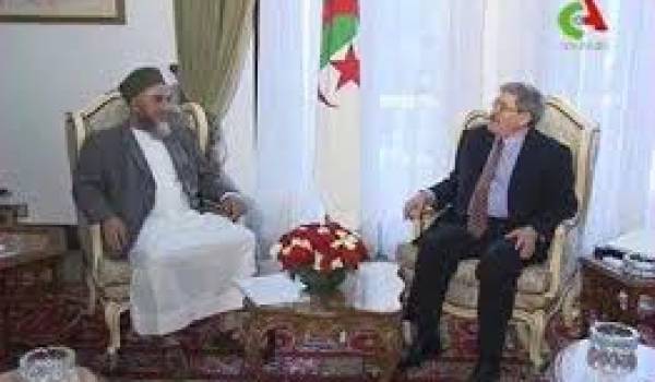 Madani Mezrag accueilli par Ahmed Ouyahia, ancien ministre d'Etat