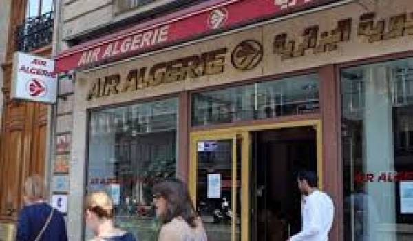 L'agence Air Algérie de la place de l'Opéra à Paris (France).