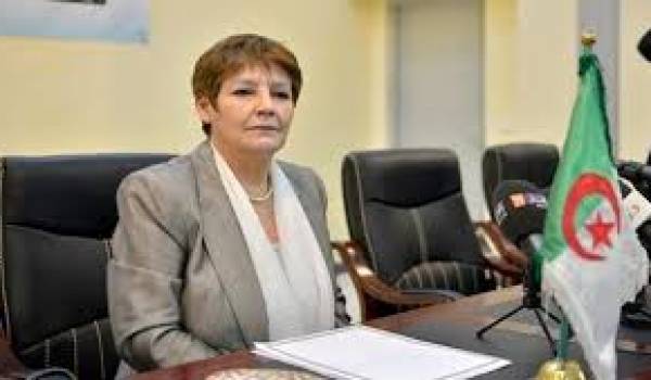 Nouria Belghebrit, ministre de l'Education.