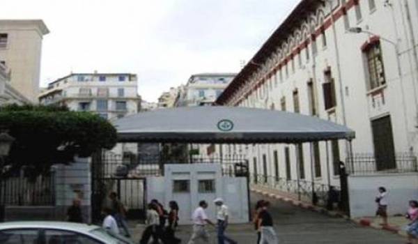 L'université d'Alger a connu une très grave atteinte à la liberté. 