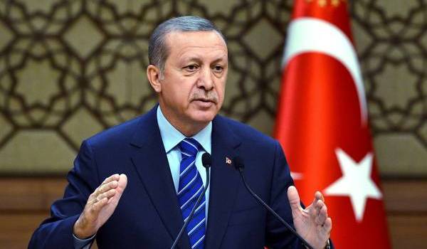 Tayyip Erdogan, le sultan, veut la majorité et une constitution sur mesure.