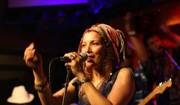 Rafika Hakkar, la nouvelle icône de la chanson chawie.