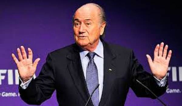 Sepp Blatter quitte la FIFA à peine après avoir été élu.