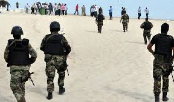 Patrouille de soldats tunisiens.