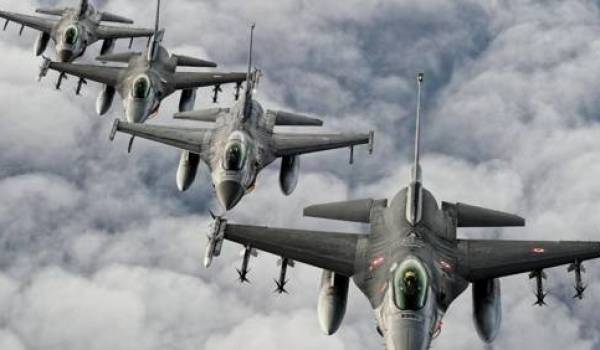 L'aviation turque bombarde des positions du PKK et de l'EI