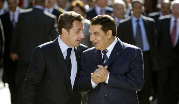 Nicolas Sarkozy a oublié de rappeler aux Tunisiens ses bonnes relations avec leur ancien dictateur.