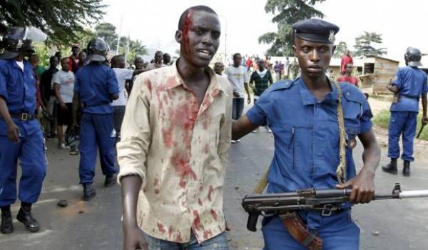 Au Burundi : répression et présidentielle fermée.