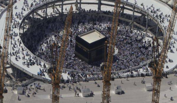 une grue s'est effondrée sur la Grande mosquée de La Mecque, 