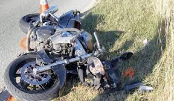 Le jeune homme roulait en moto quand il a été percuté.