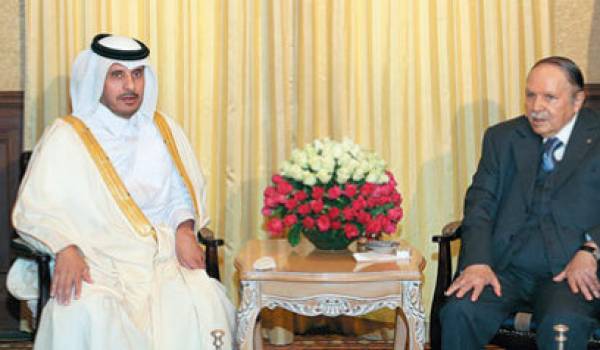 Bouteflika avec Abdellah Ben Nacer, premier ministre du Qatar, pays ami du président.