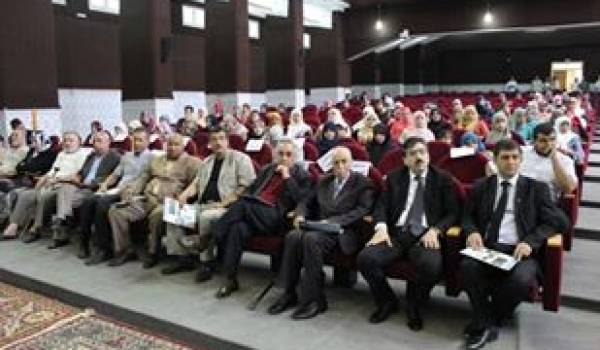 Le colloque a eu lieu à l'Université Hadj Lakhdar.