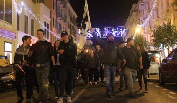 Le racisme primaire de centaines d'extrémistes en Corse s'est fait entendre ce week-end. 