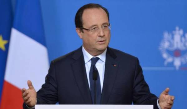 François Hollande  veut maintenir la déchéance de la nationalité.