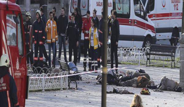 Istanbul secouée par un attentat kamikaze.