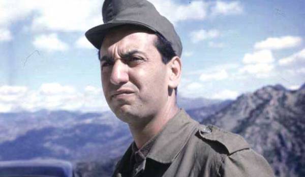 Hocine Aït Ahmed. Photo prise en 1963, quelque part sur les hauteurs du Djurdjura.