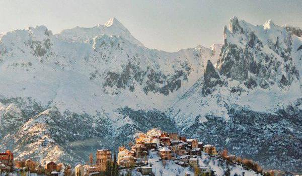 Une grande partie nord-est du pays est touchée par la neige.