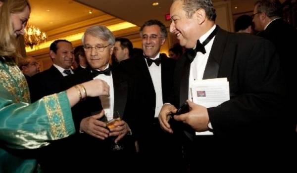 Pendant que Sonatrach se débat dans ses affaires de corruption, Chakib Khelil poursuit tranquillement sa vie mondaine