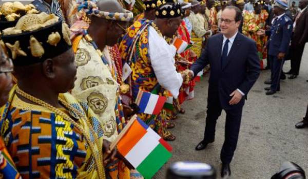 François Hollande, le président français, a tout fait pour garder l'Afrique sous influence française.