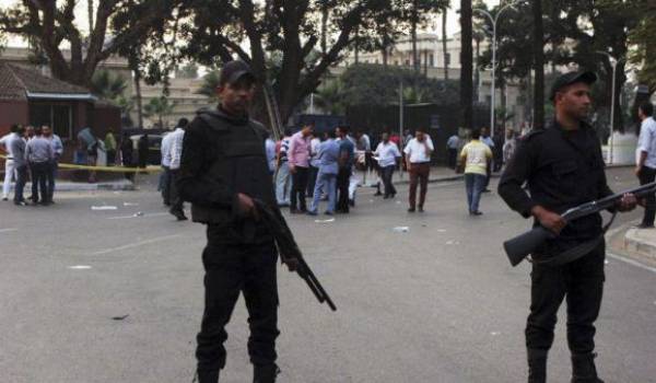 Huit policiers tués par des hommes armés au sud du Caire