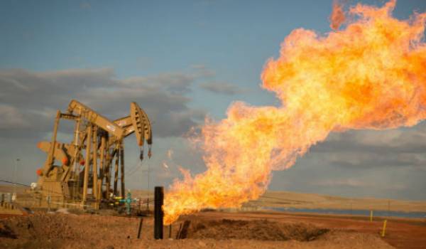 Malgré les dangers et la pollution induite, il se trouve des ministres qui nous parlent des bienfaits du gaz de schiste.