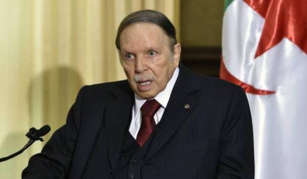 Abdelaziz Bouteflika, le parrain tire les ficelles d'une opération de neutralisation des forces vives du pays.