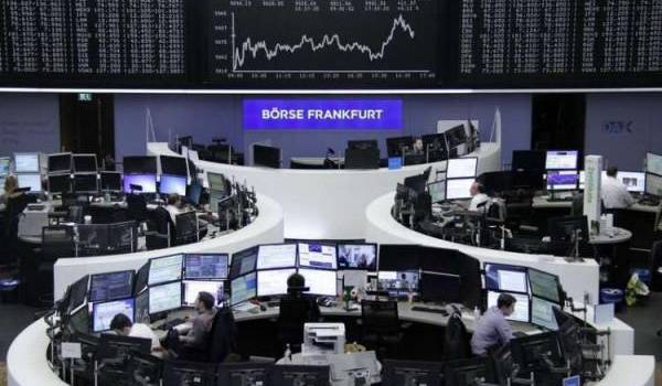 Les Bourses européennes évoluent dans le désordre à la mi-séance