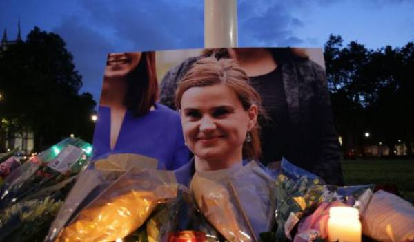 La députée Jo Cox a été assassinée jeudi dernier en pleine campagne qu'elle mène contre le Brexit