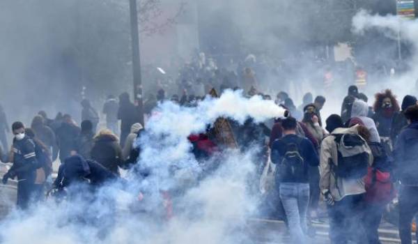 "Aucune violence ne sera tolérée", prévient le gouvernement français.