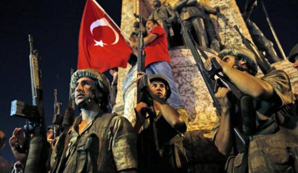 Turquie: l’impitoyable traque des putschistes, Erdogan veut la tête de Gülen