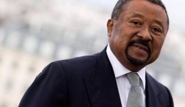 Jean Ping fait figure de favori.