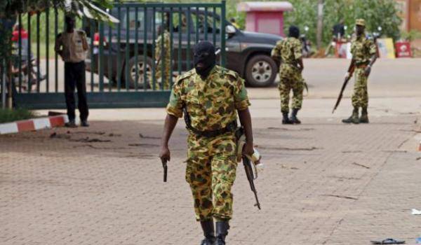 Un soldat de l'armée du Burkina.