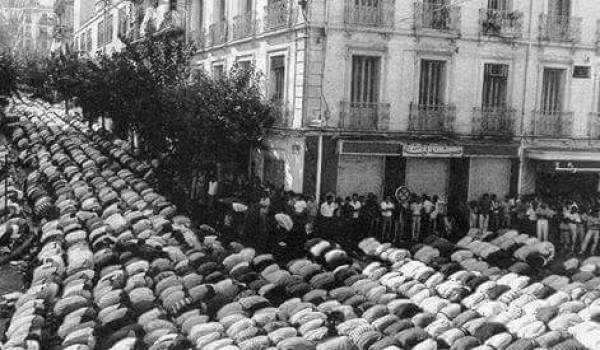 L'Algérie dans les années 1990. Ici l'ex-Fis règne sur Belcourt.