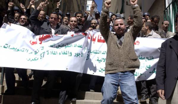 Les enseignants des lycées d'Algérie s'alarment des manipulations dont ils sont la cible.