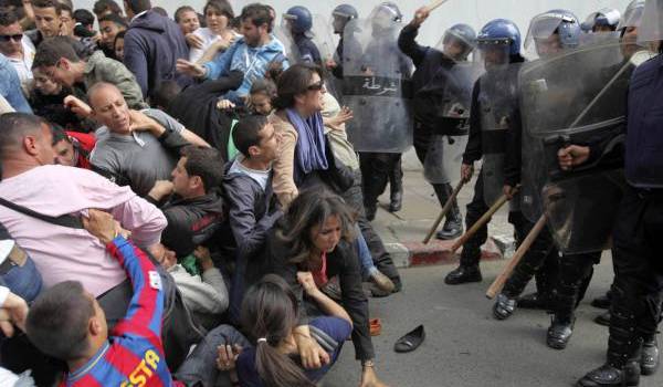 Les élites au pouvoir devraient écouter le peuple au lieu d'envoyer la force publique pour le réprimer.