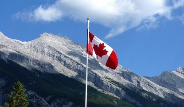 Fêter le Canada qui assimile ses francophones ?