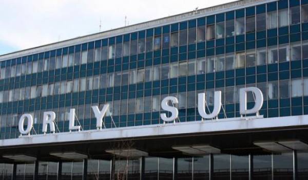 Un homme abattu à l'aéroport d'Orly, des vols détournés