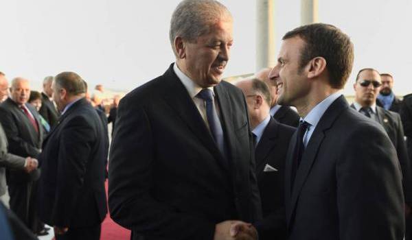 Abdelmalek Sellal recevant Emmanuel Macron