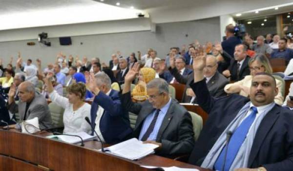 Les députés sortants ont sali le très peu de crédit que pouvait avoir l'APN.