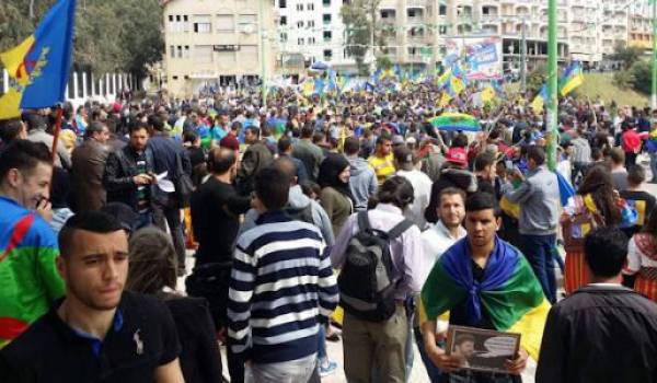 Des milliers de partisans du MAK ont battu le pavé et réclamé l'autodétermination de la Kabylie. Photo Siwel.