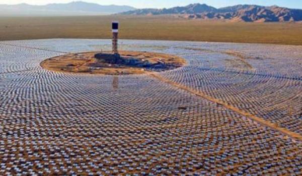 La méga-centrale photovoltaïque du sud marocain.