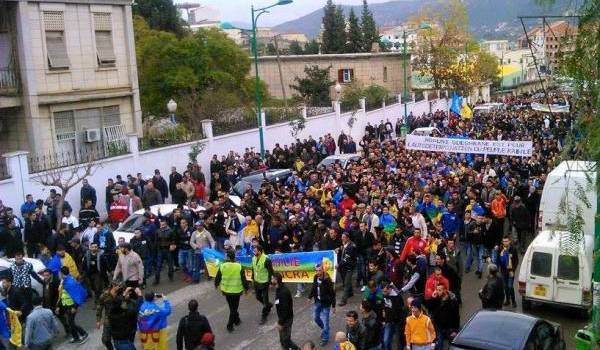 Devant le reflux du FFS et du RCD, le MAK s'est imposé sur la scène kabyle