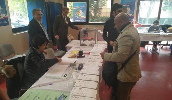 Un bureau de vote à Paris