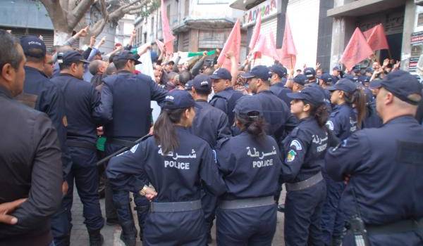 Le rassemblement tenu aujourd'hui par la CGATA sous une forte présence policière à Oran.