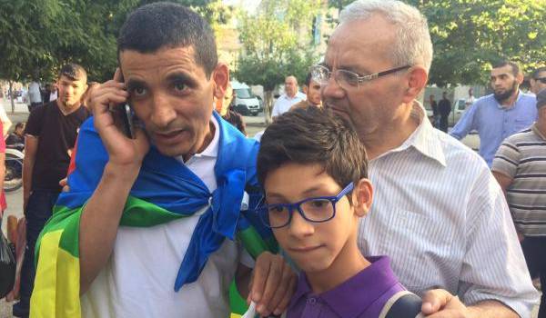 Nacereddine Hadjadj, son fils Anejlous (ange en mozabite) et son avocat Salah Dabouz.