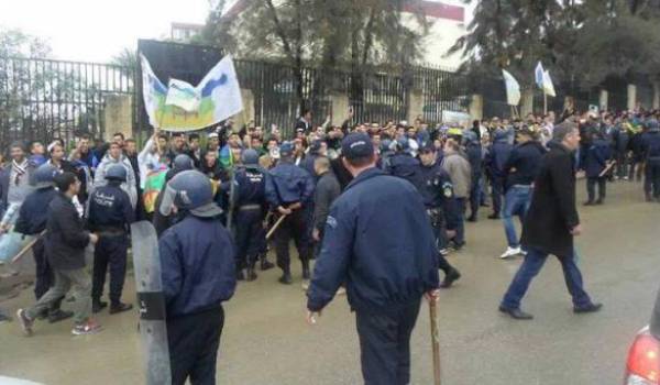 Les policiers sont intervenus avec une rare violence à Azazga.